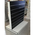 Kép 2/2 - Kétoldalas gondola, 15 cm osztású FEKETE alusínes panelból, FEHÉR kerettel, fekete élzárással
