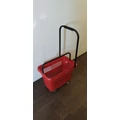 Kép 1/2 - Gurulós bevsárlókosár, 32L, Piros színben és fekete füllel, 580 x 340 x 360 mm