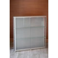 Kép 1/2 - Alumínium keretes FALI vitrin, 1000x150x1000 mm -Többféle színben és kivitelben