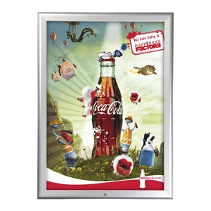 Bel és kültéri plakátkeret, imbuszkulcssal zárható, 32 mm profil, A4 méret