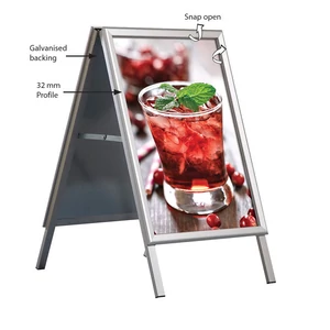 Megállítótábla, KÜLTÉRI, 2 x A1, 32 mm profillal, EZÜST