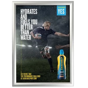 Plakatkeret-A4-szogletes-sarkok-25-mm-AM-3274