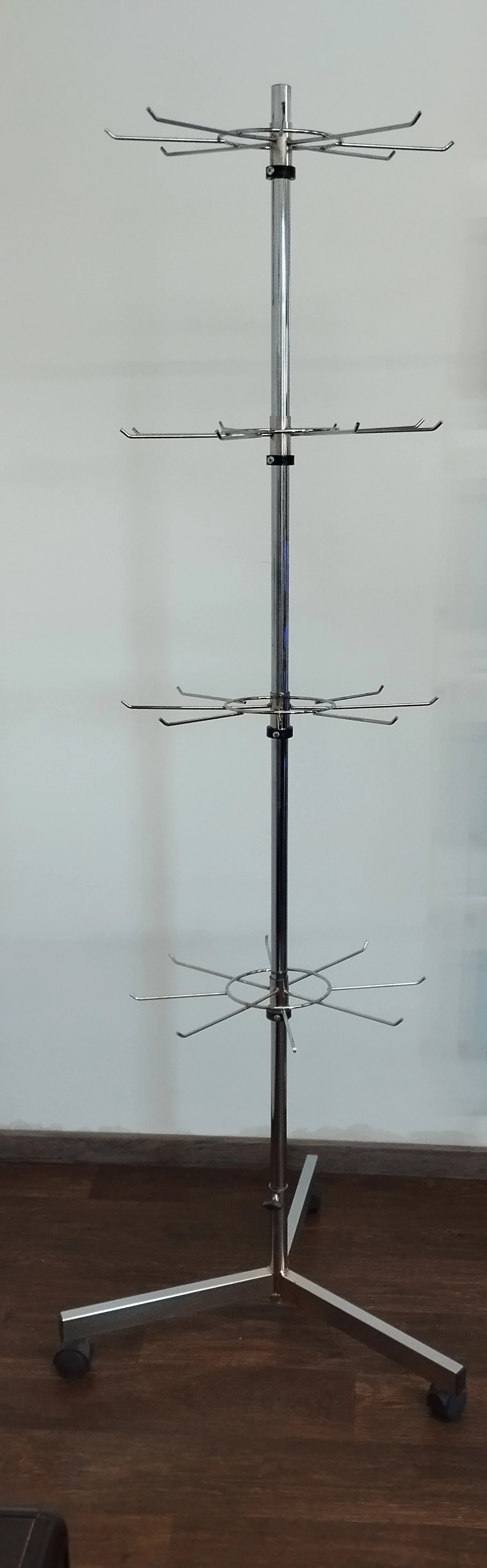 Bizsutartó állvány, 4 db 8 pálcás forgóval, magasság 1700 mm