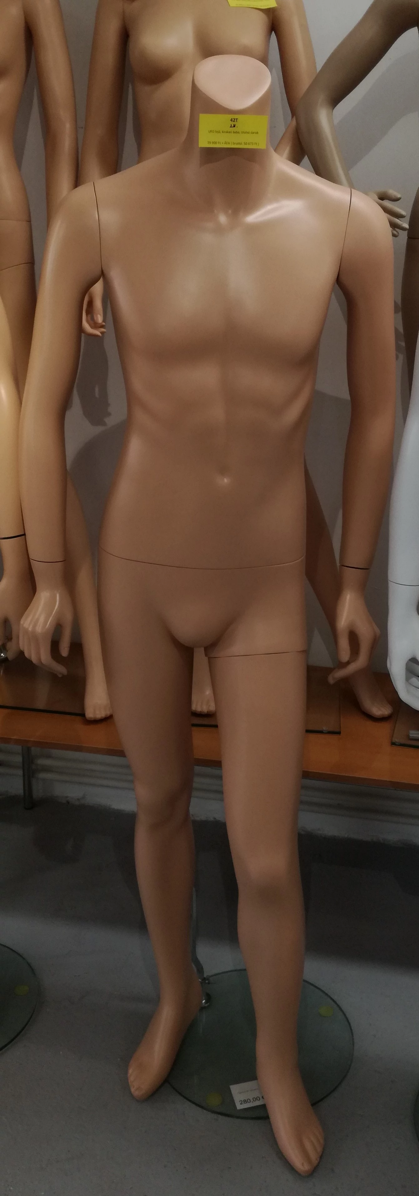 Férfi, egész alakos kirakati baba, testszínű, FEJ NÉLKÜL